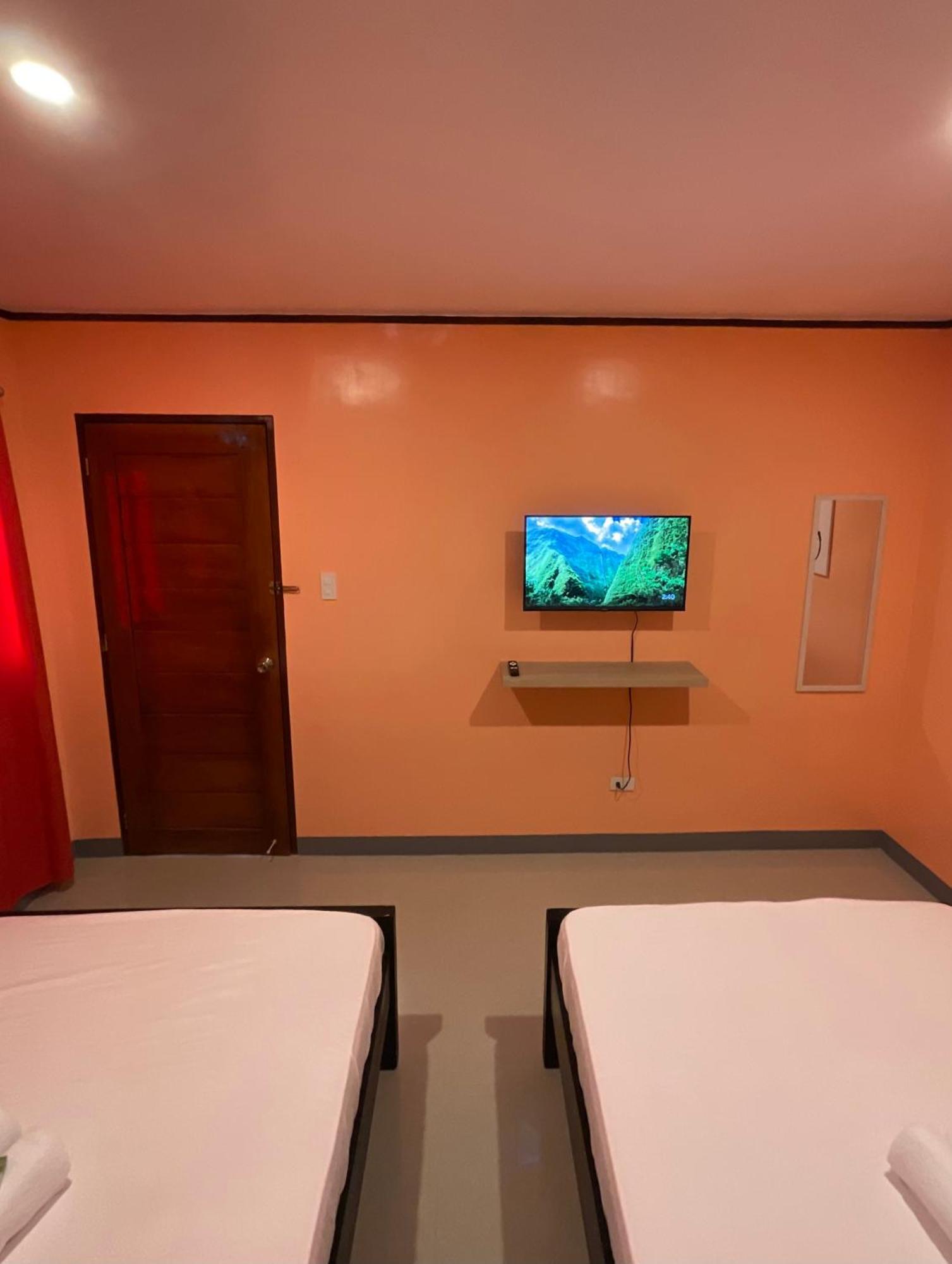 Halajo Bnb Transient Laoag Oda fotoğraf